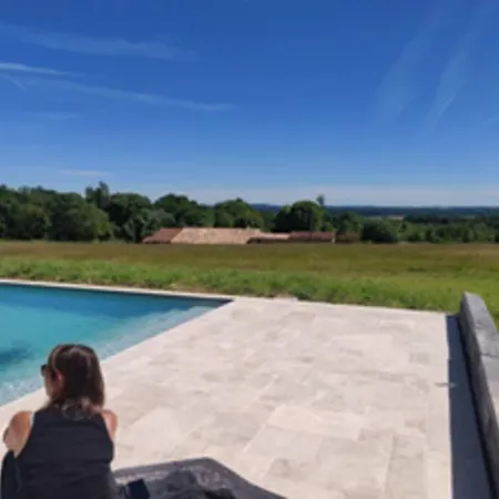 Spacious With Pool & Magnificent View * Saint-Aubin-de-Cadelech